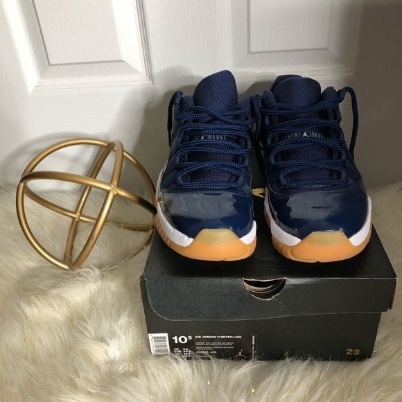 Air Jordan 11 Retro Low - Picture 1 of 7